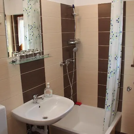 With A Parking Space - 15582